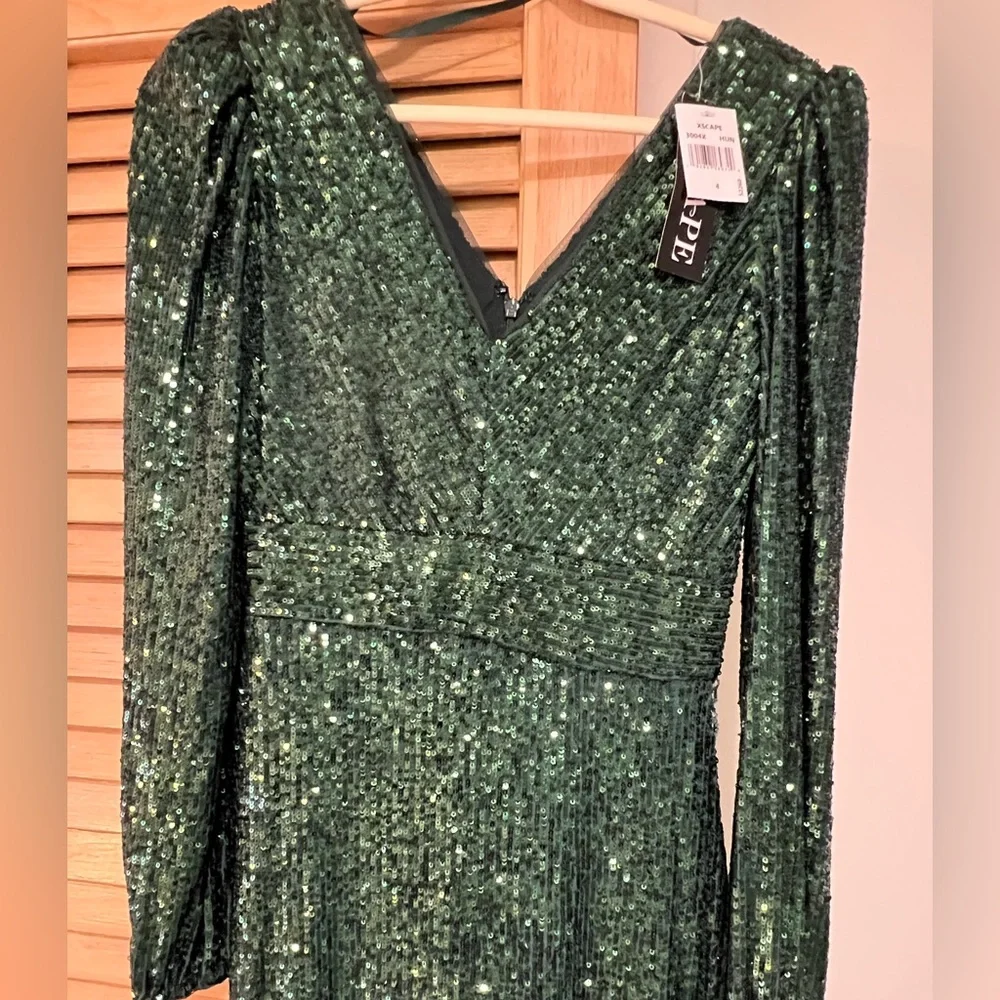 Xscape Dark Green Sequin Long Sleeve Gown sz 4 NWT - Picture 10 of 13